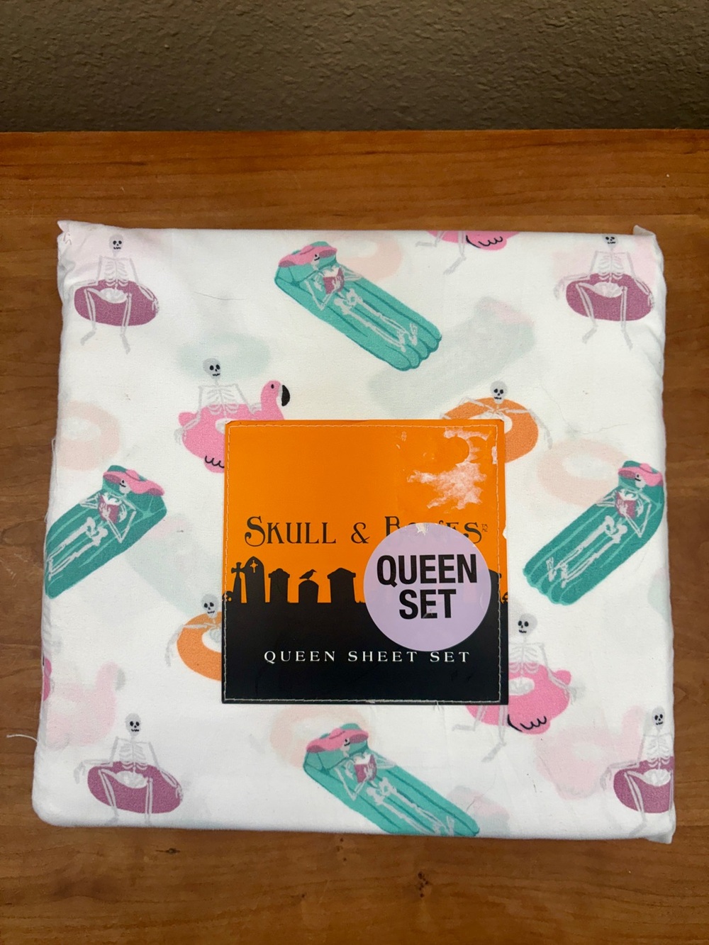 Halloween Skull & Bones Skeleton Pool Party Queen 4-Piece Sheet Set, NEW